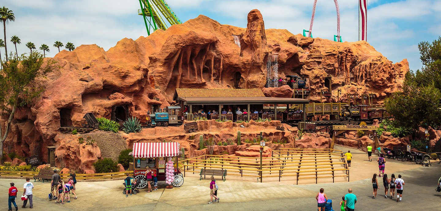 Best Times to Visit Knott's Berry Farm: Crowd Calendar & Best Days at Knott's Berry Farm