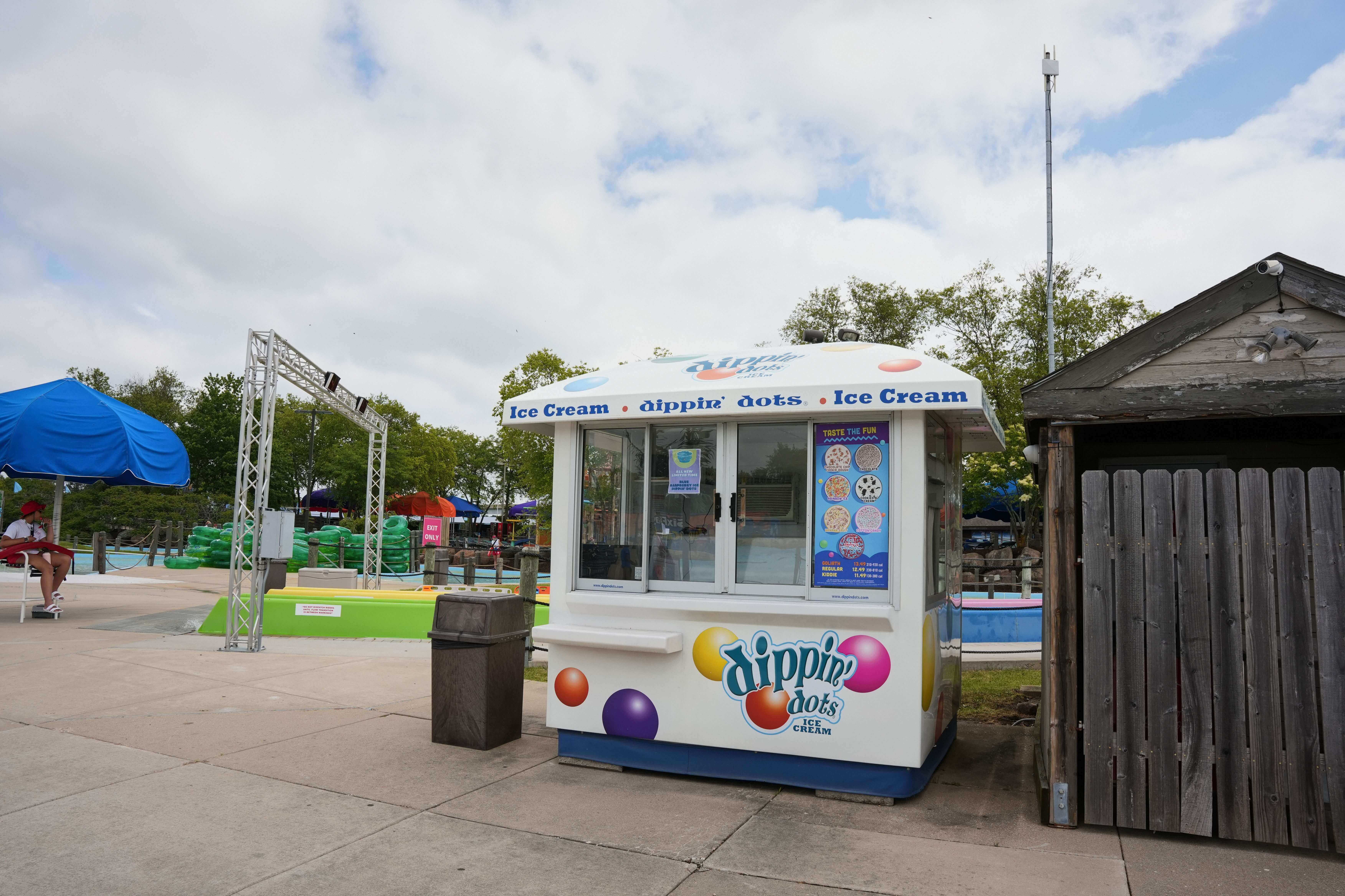 Hurricane Harbor Rockford - Dippin' Dots North