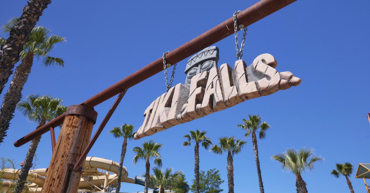 Six Flags Magic Mountain - Tiki Falls | Ride | Six Flags Magic Mountain