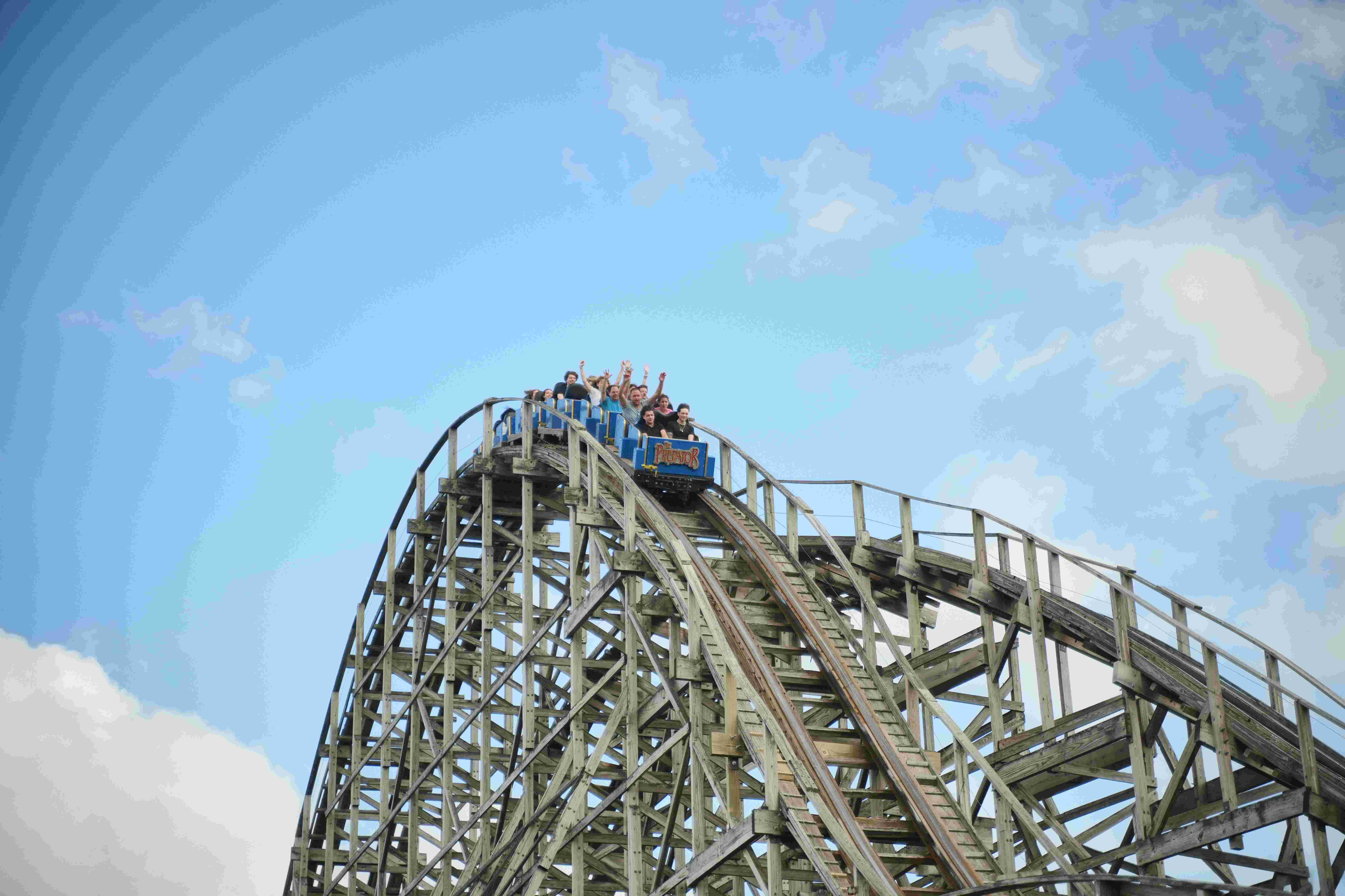 Six Flags Darien Lake - Predator | Ride | Six Flags Darien Lake