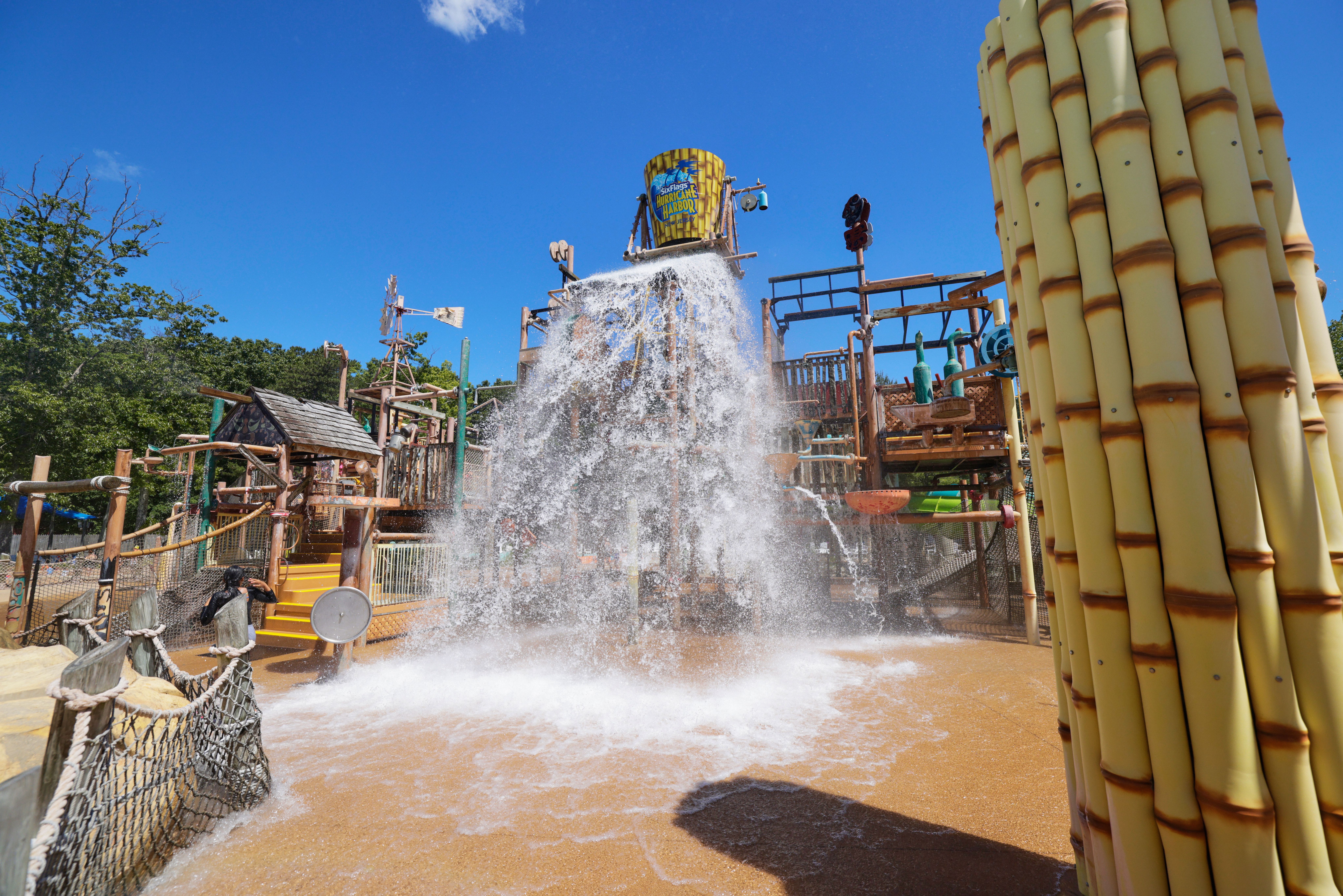 Six Flags Great Adventure - Big Bambu and Reef Runner | Ride | Six