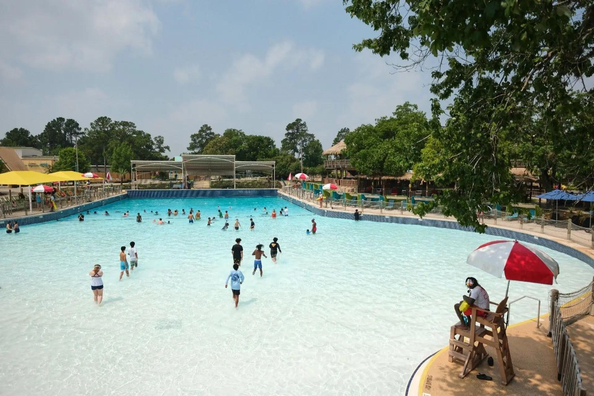 Thrill Rides & Family Rides | Water Park | Hurricane Harbor Splashtown |  Hurricane Harbor, Splashtown