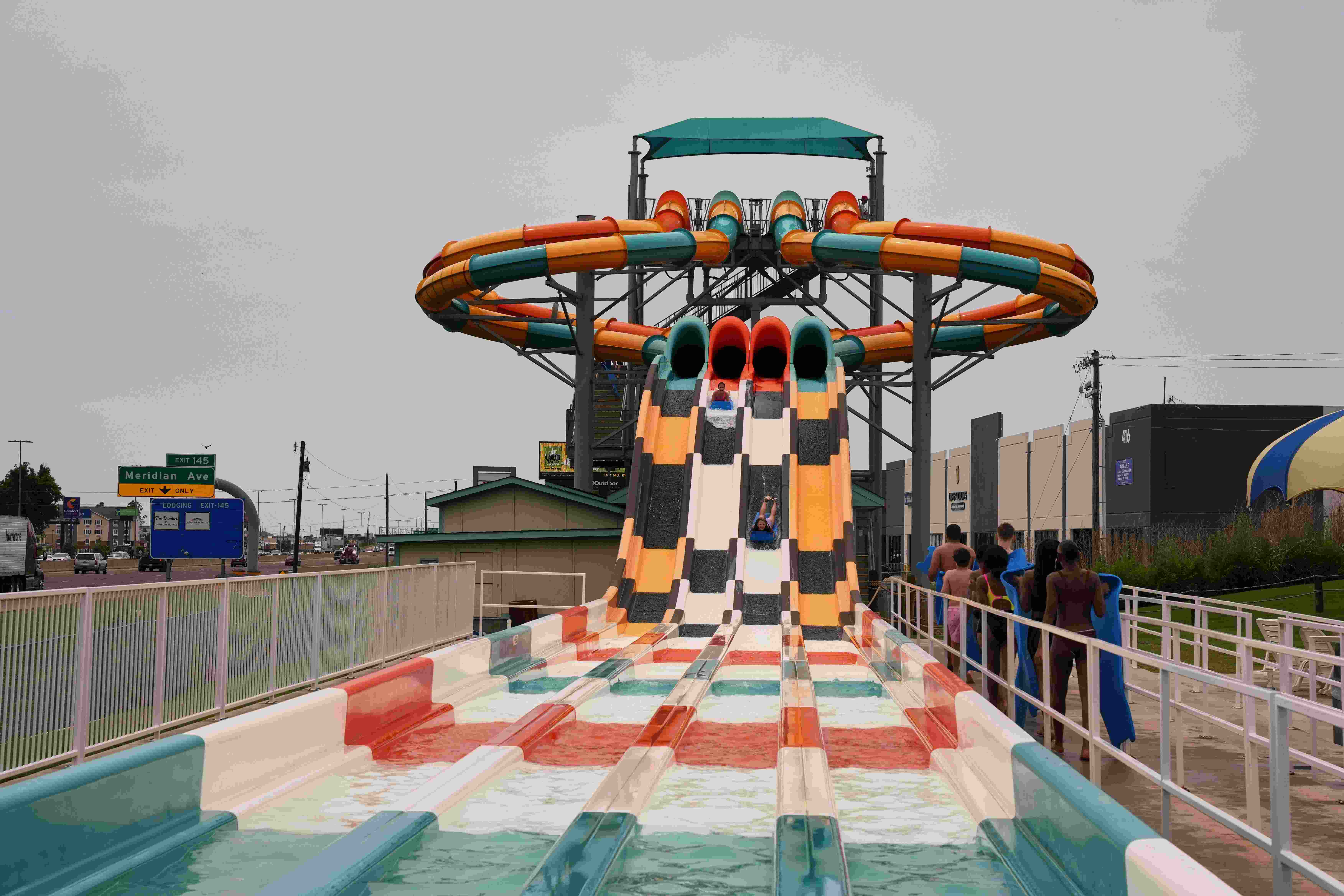 Six Flags Hurricane Harbor Oklahoma - Wahoo Racer