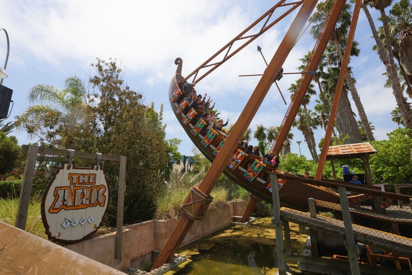 How Weather Affects Wait Times at Six Flags Discovery Kingdom at Six Flags Discovery Kingdom