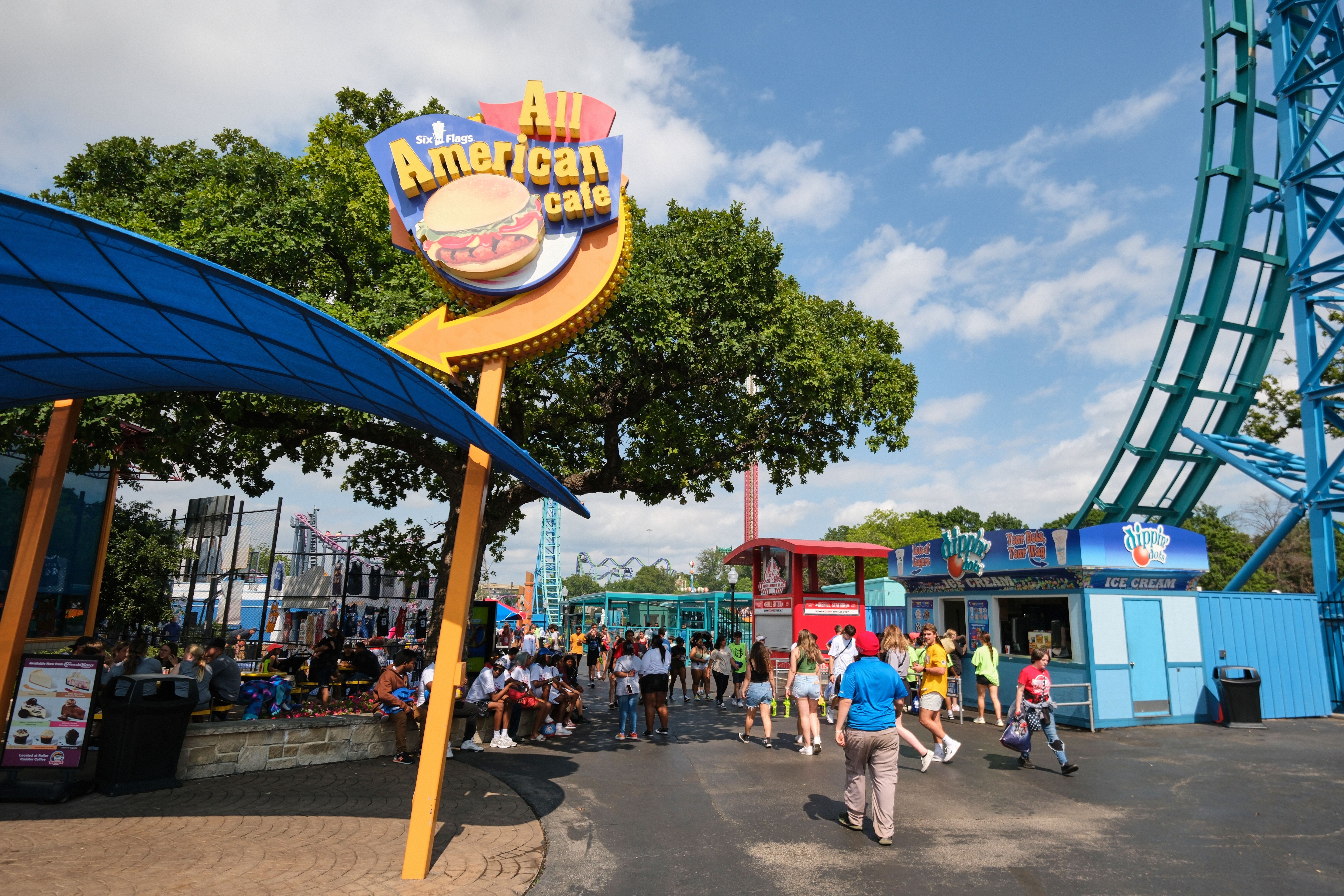 Six Flags Over Texas - AQUAMAN Dippin' Dots  | Restaurant | Six