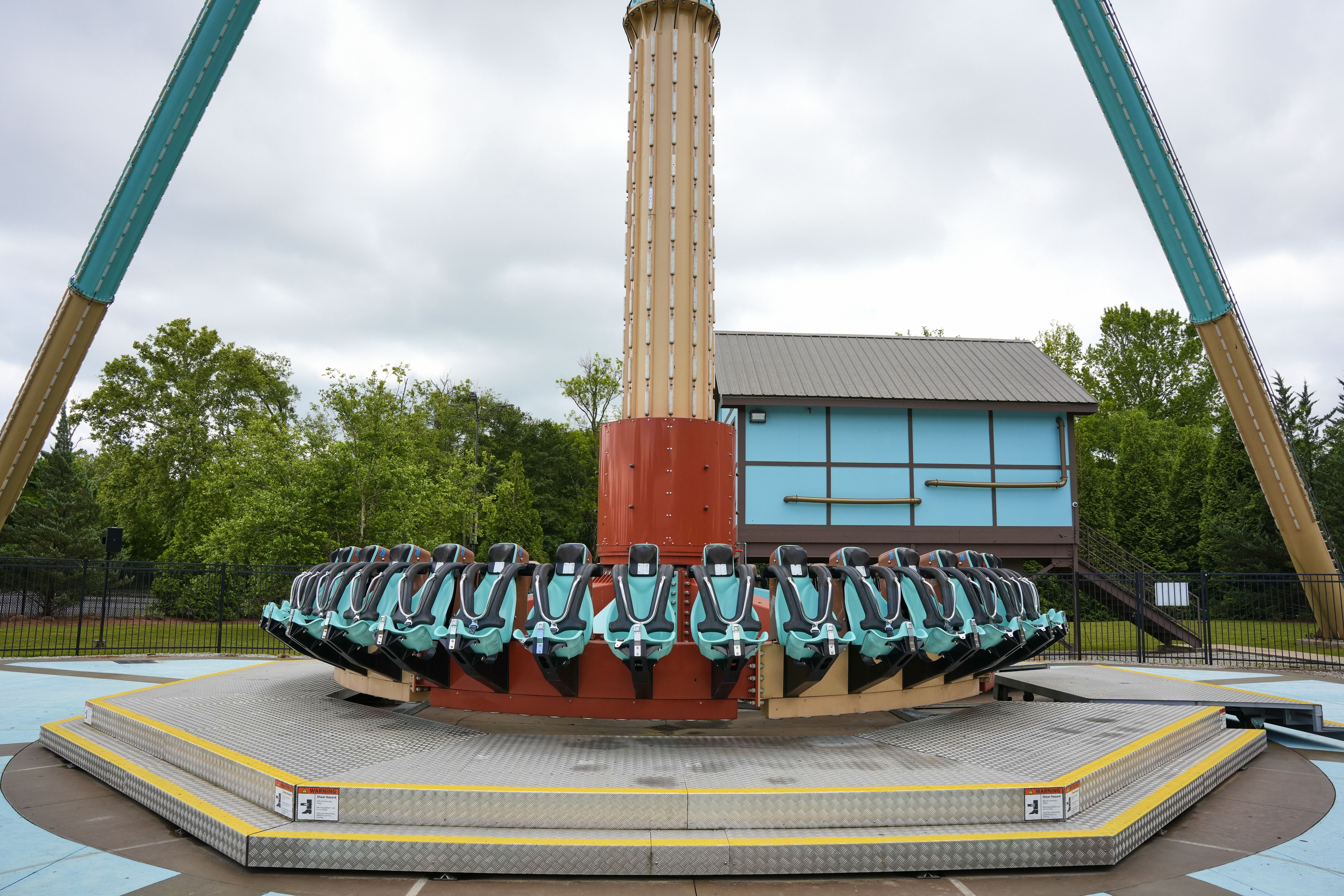 Six Flags Over Georgia - Pandemonium | Ride | Six Flags Over Georgia