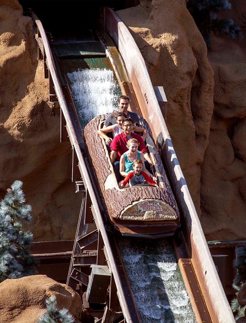 Tukli mushukli qizning fotosurati