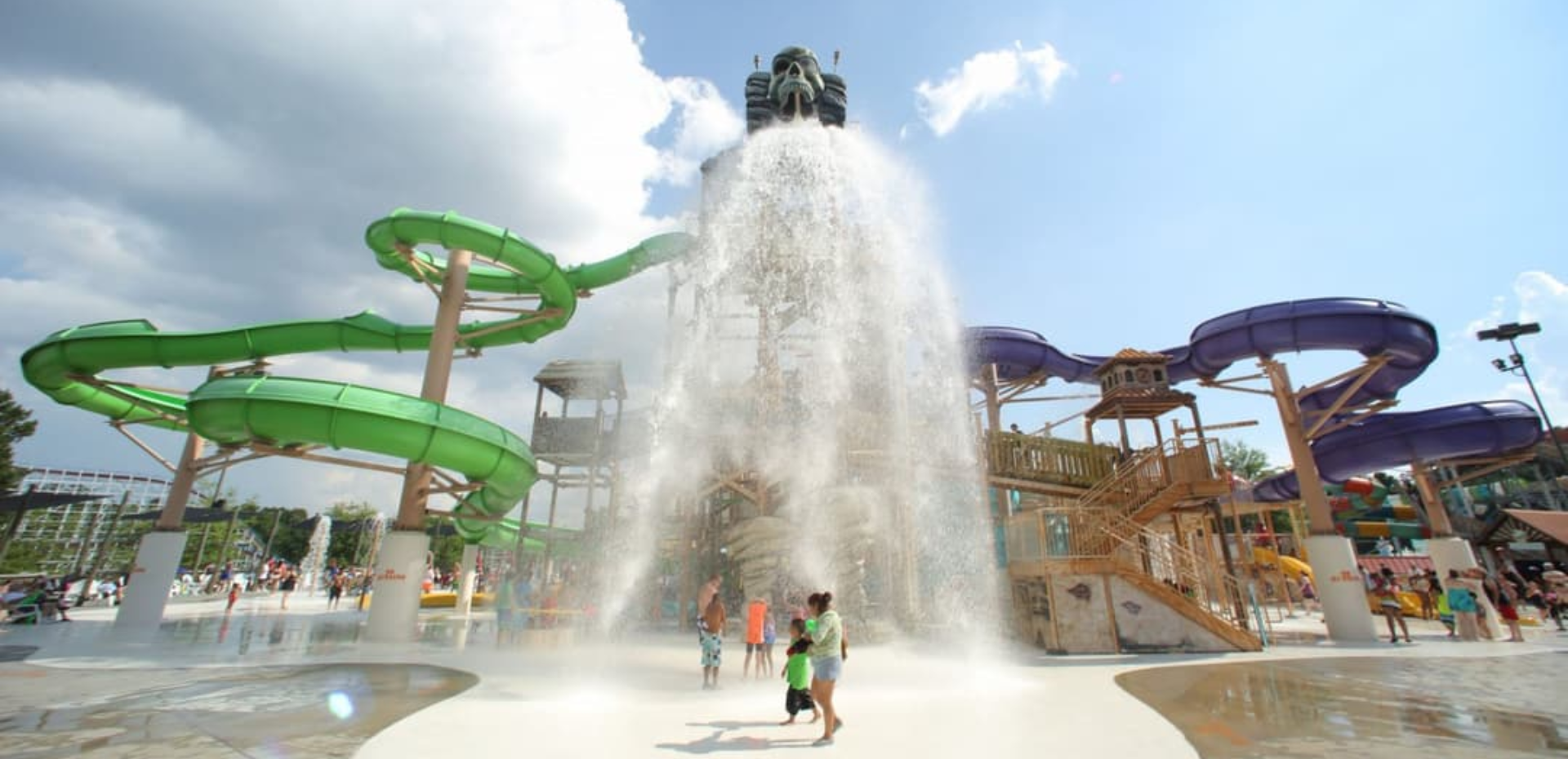 Hurricane Harbor Atlanta water play structure at Six Flags Over Georgia