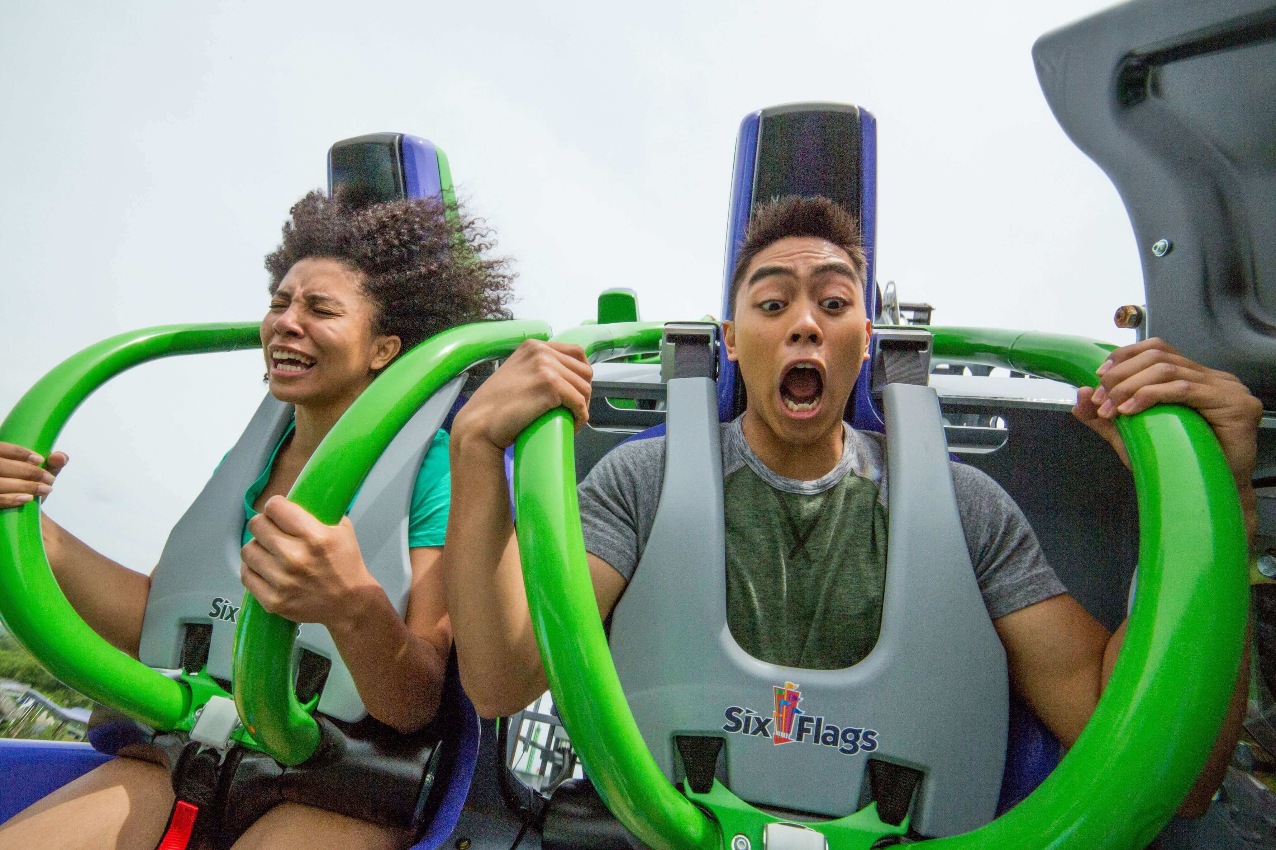 Six Flags New England - THE JOKER™ 4D Free Fly Coaster