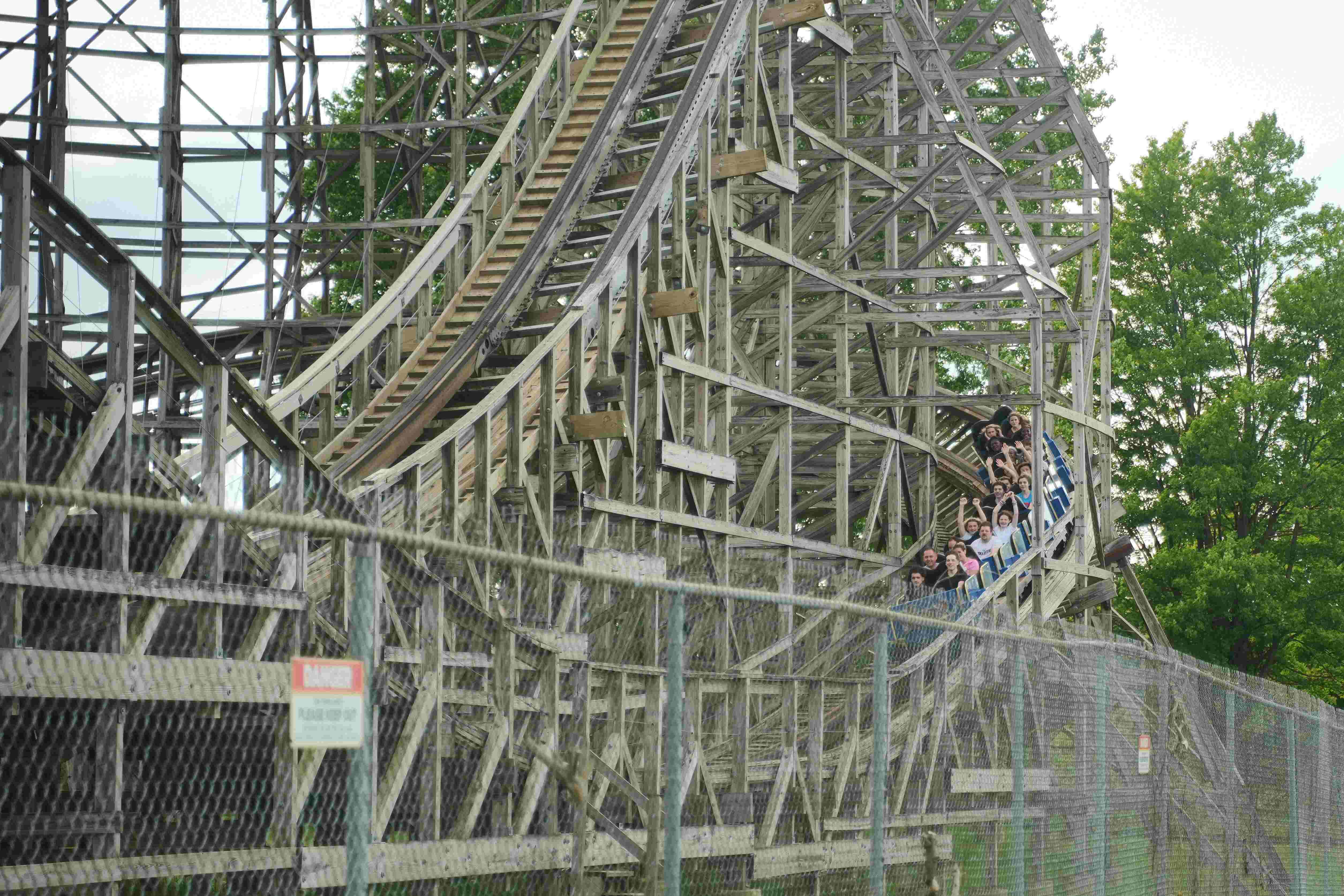 Six Flags Darien Lake - Predator | Ride | Six Flags Darien Lake