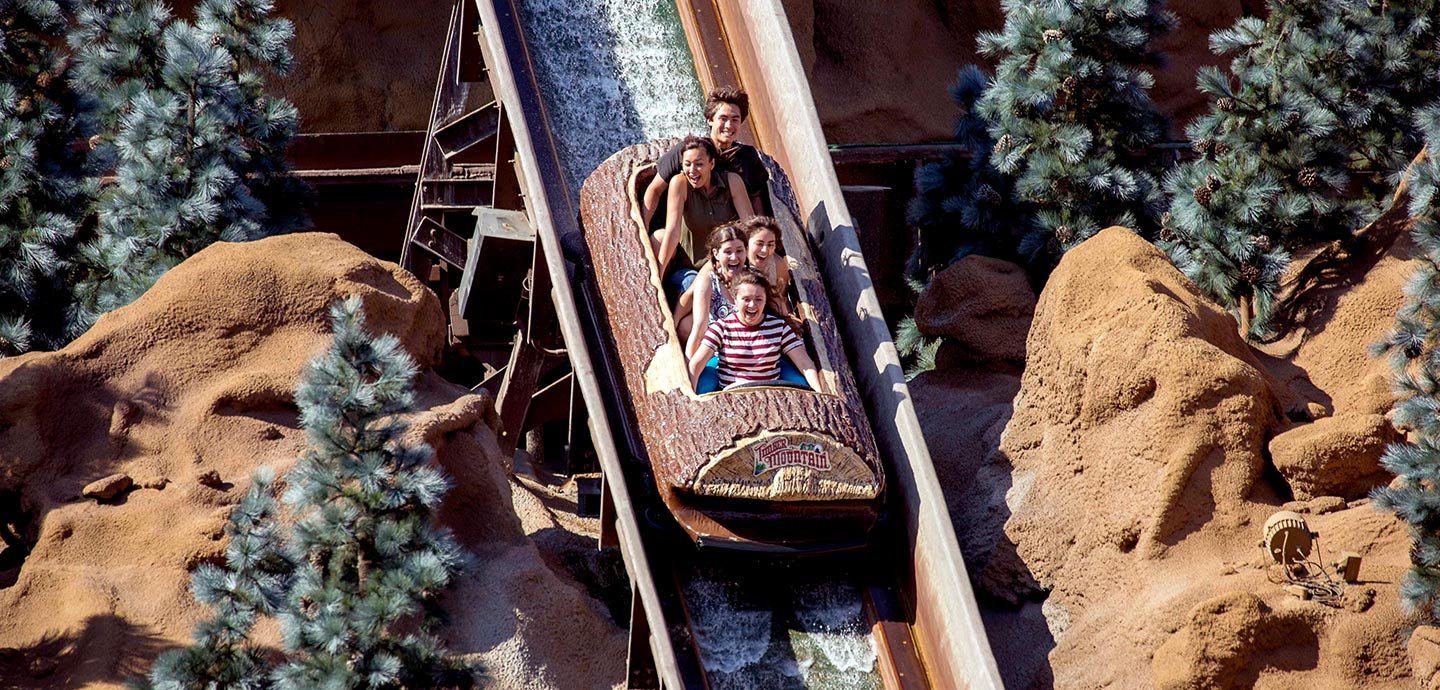 Knott's Berry Farm Accessibility Guide: Wheelchair, DAS, and What to Know at Knott's Berry Farm