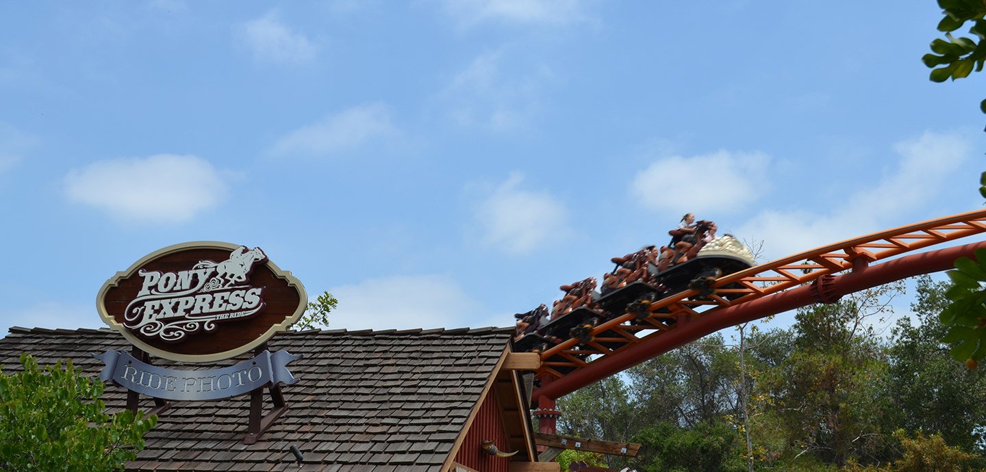 Skip the Line at Knott's Berry Farm: Fast Lane & Free Tricks at Knott's Berry Farm