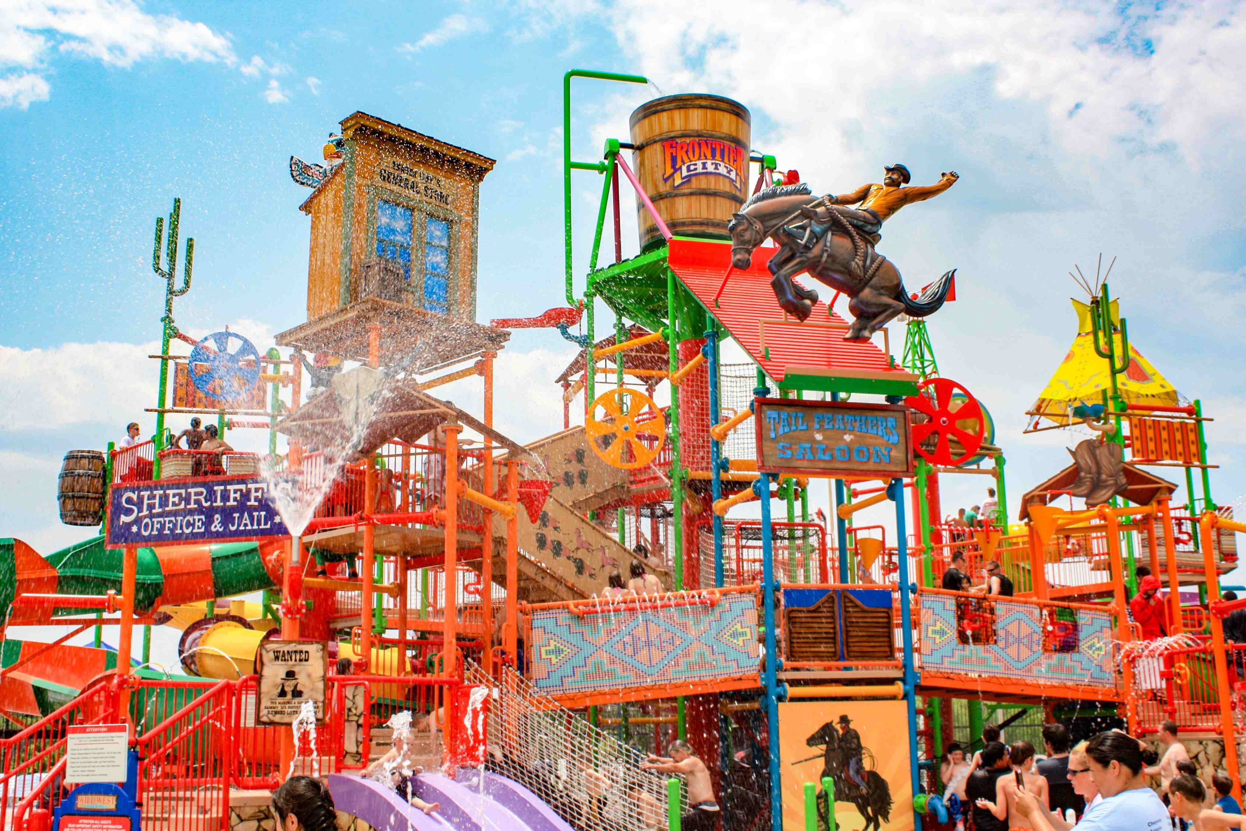 ミッキー&フレンズ　ファンタジーウォータードーム Six Flags Frontier City - Wild West Water Works | Ride | Frontier City