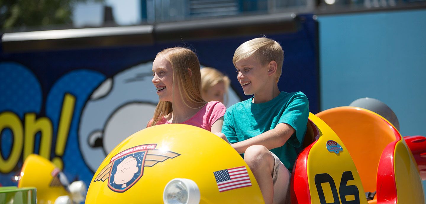 Family Ride | Snoopy's Space Buggies | California's Great America
