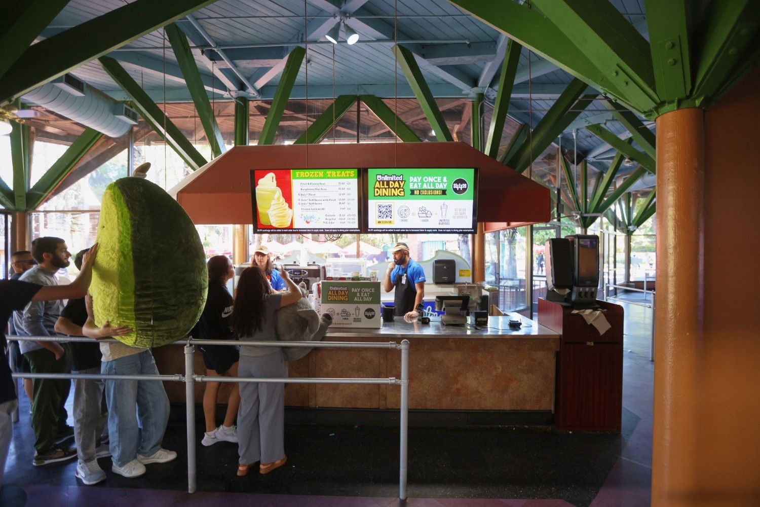 Six Flags Magic Mountain - Frozen Delights