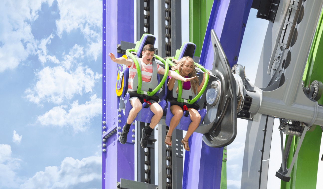 Six Flags Great America - THE JOKER™ Free-Fly Coaster