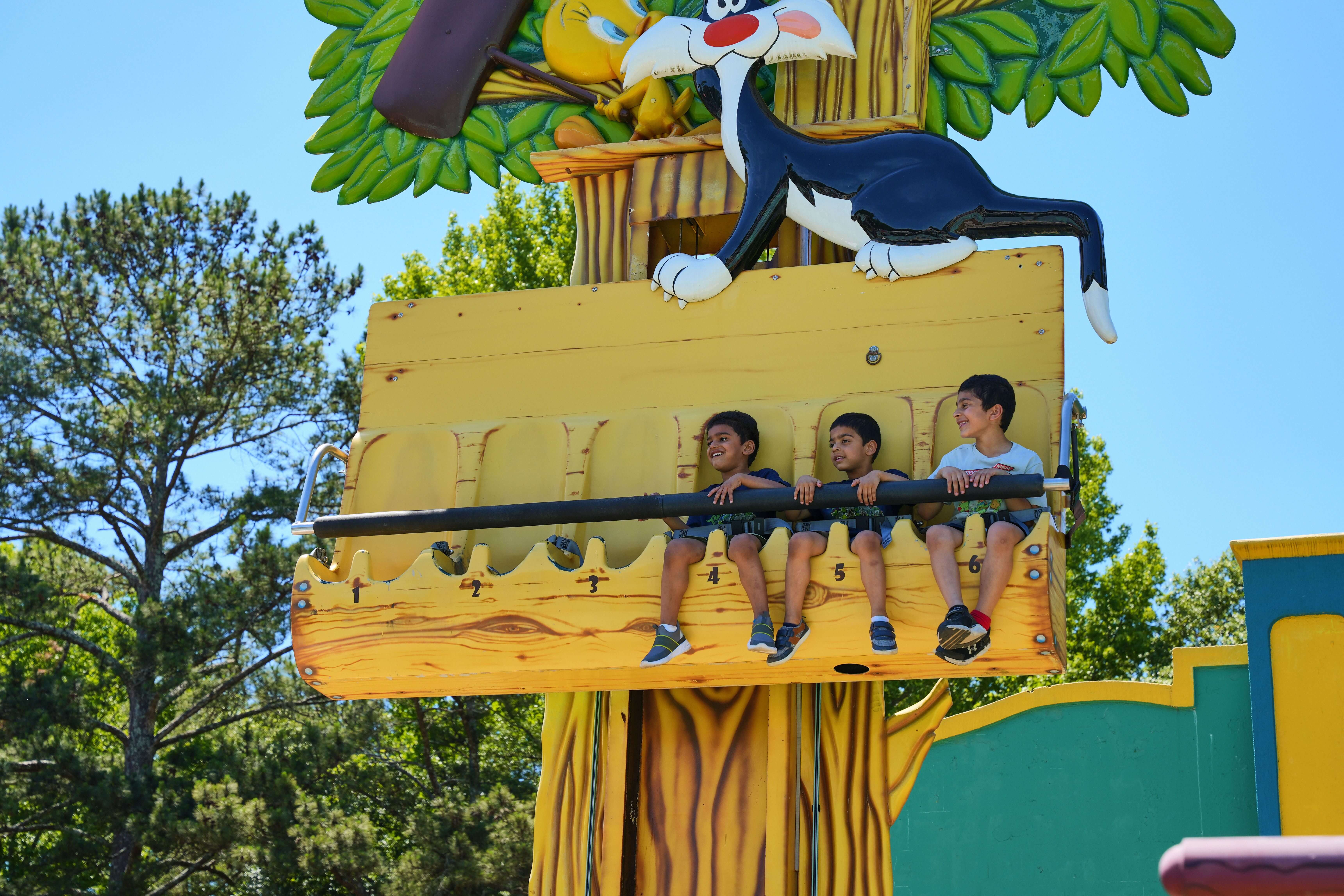 Six Flags Over Georgia - Tweety Tweehouse | Ride | Six Flags Over