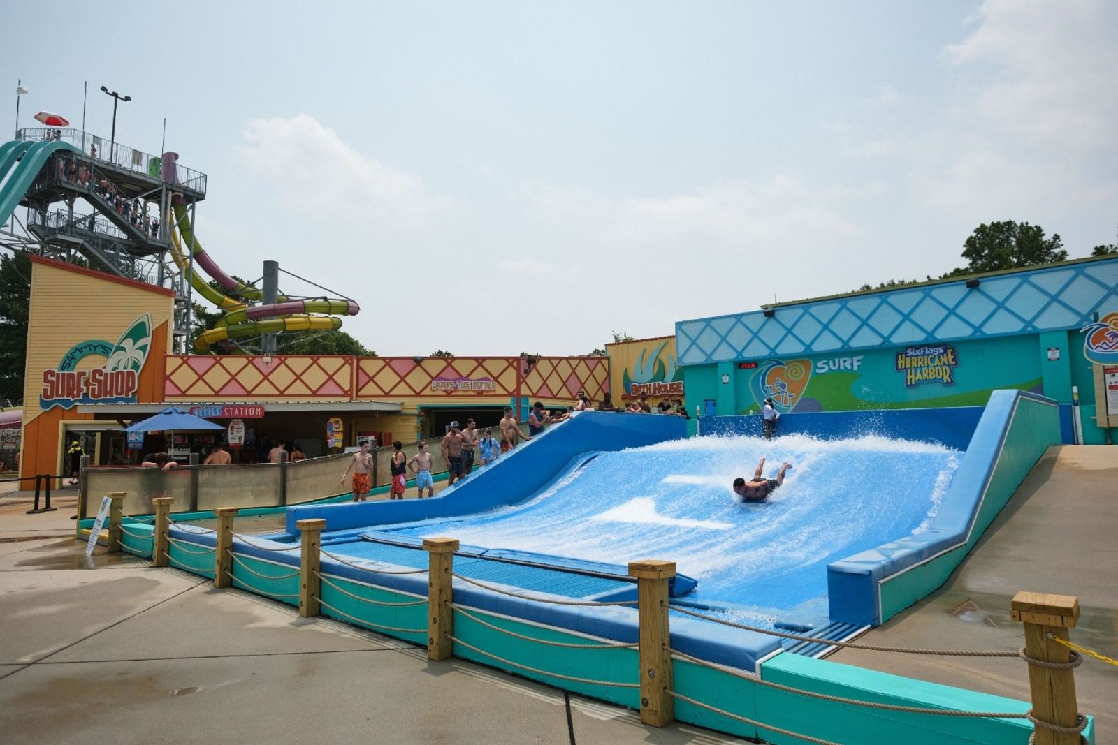 Best Time to Visit Hurricane Harbor SplashTown (2026) at Six Flags Hurricane Harbor SplashTown