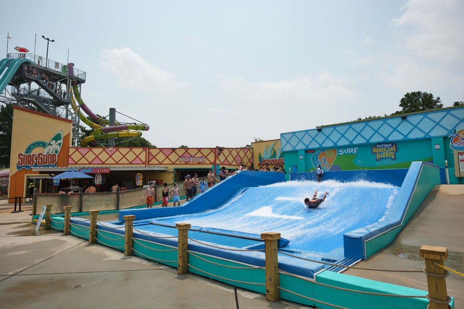 Best Time to Visit Hurricane Harbor SplashTown (2026) at Six Flags Hurricane Harbor SplashTown