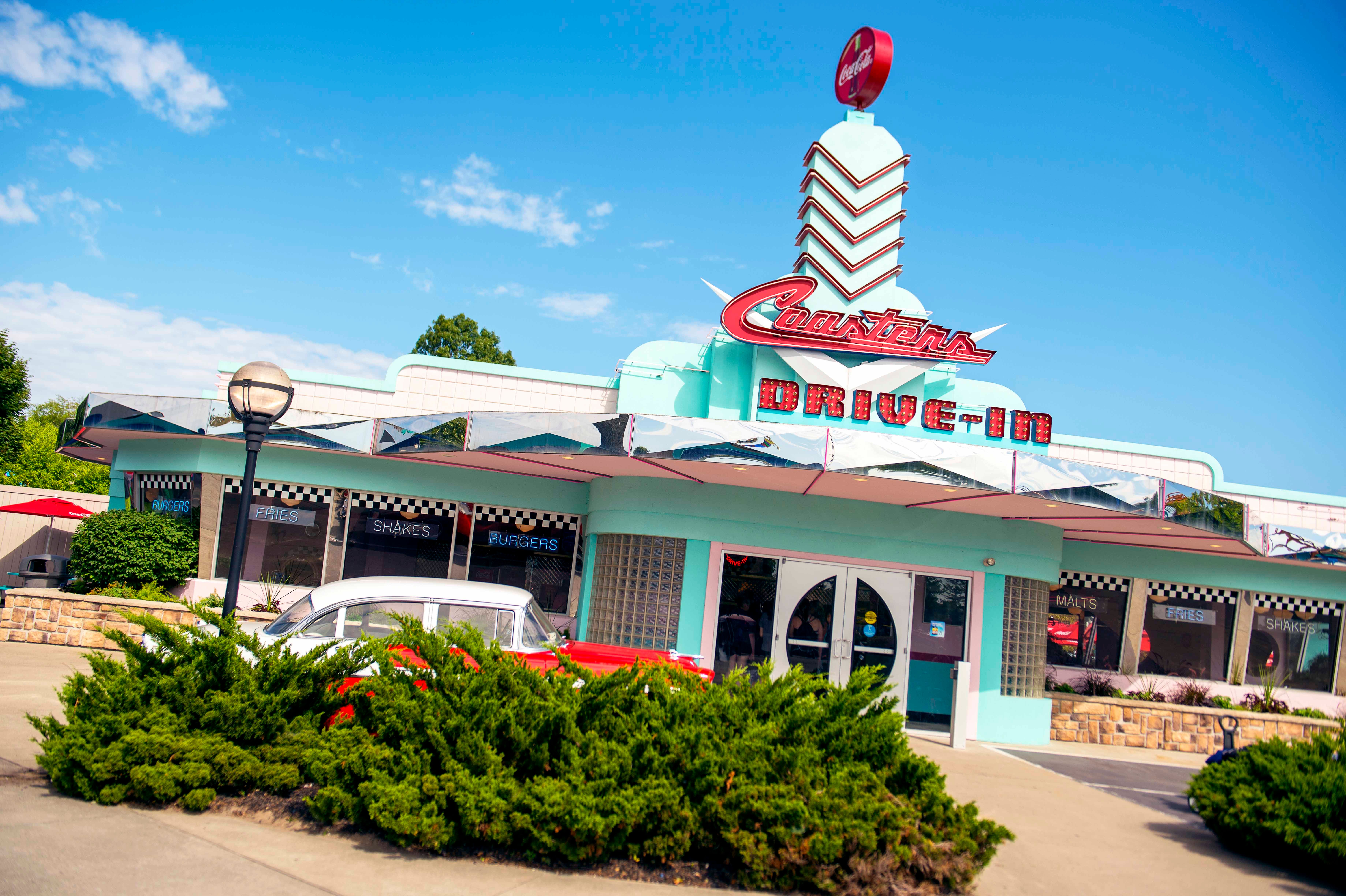 Retro Diner | Coasters Drive-In | Dorney Park