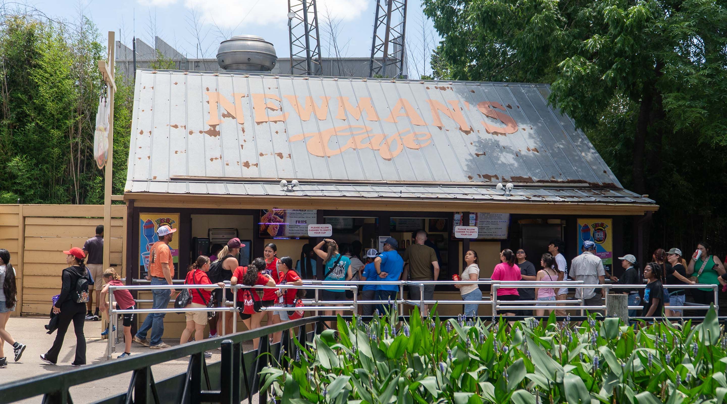 Six Flags Over Texas - Newman's Café