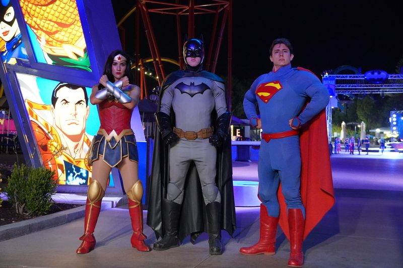 Six Flags Over Georgia - DC™ Super Hero Meet & Greet
