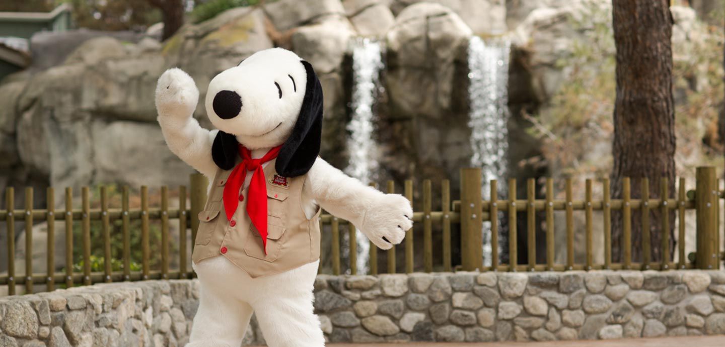 Snoopy Meet & Greet | Family Entertainment | Knott's Berry Farm | Show | Knott's  Berry Farm
