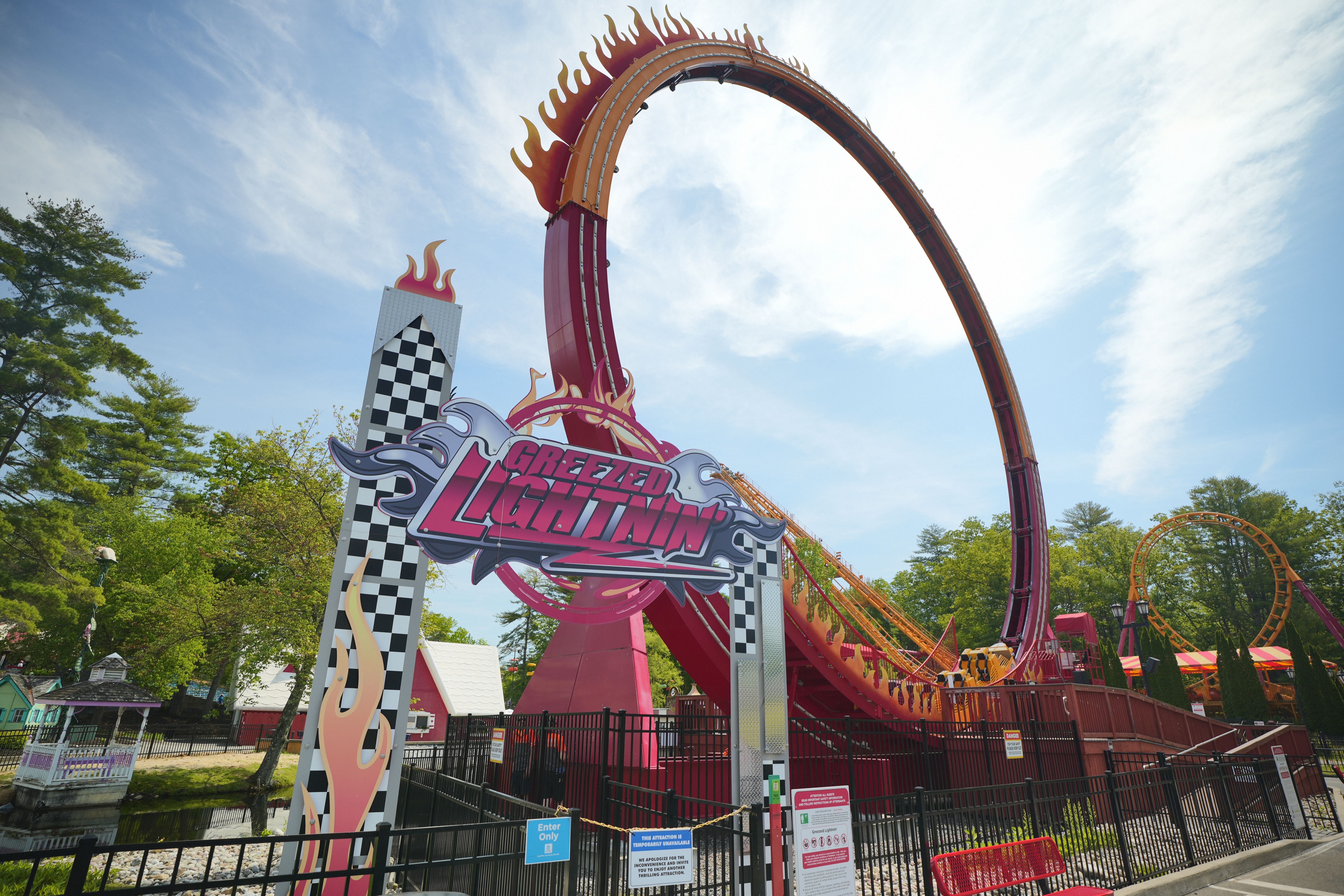 Six Flags Great Escape - Greezed Lightnin' | Ride | Six Flags