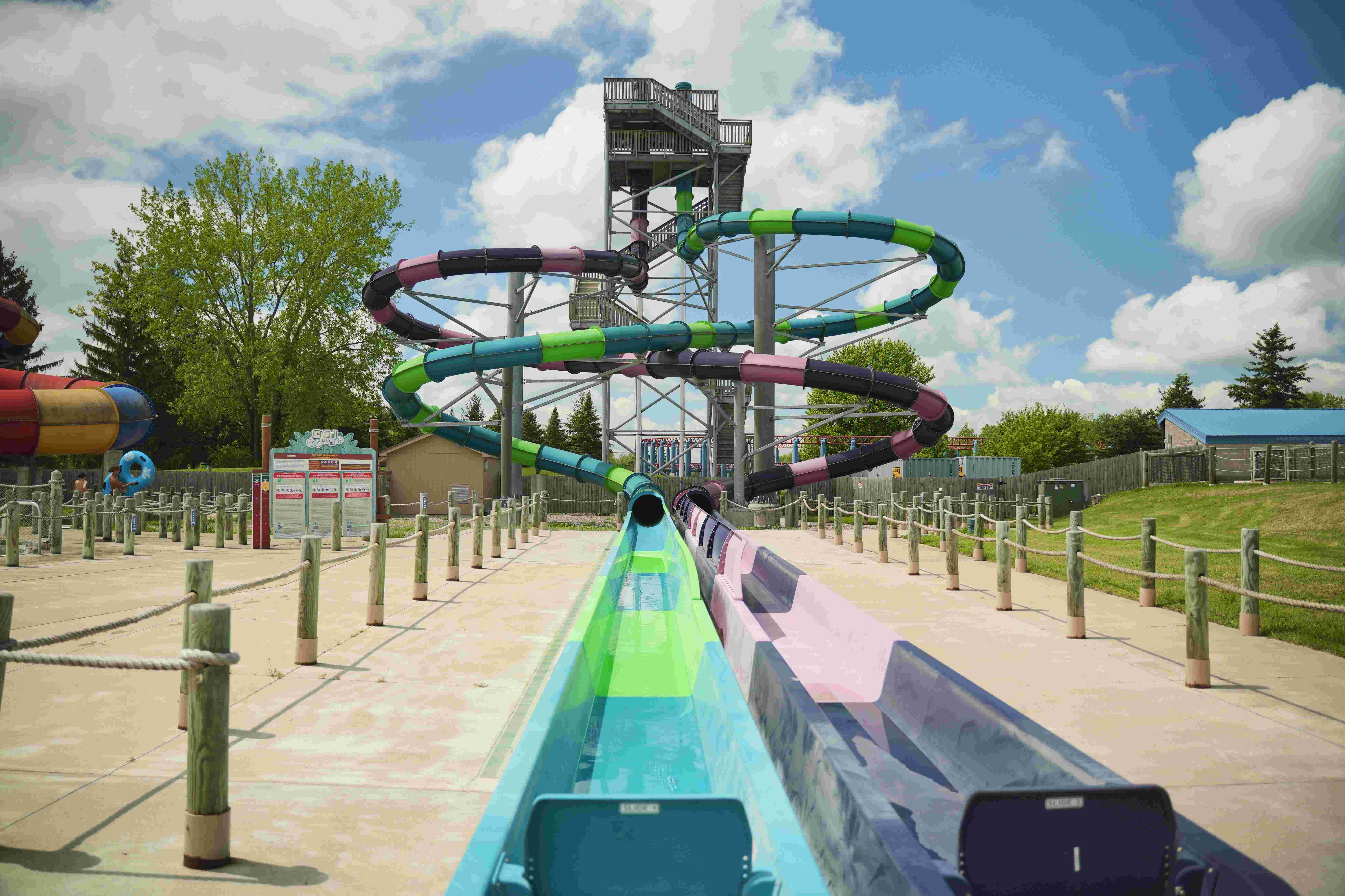 Six Flags Darien Lake - Brain Drain | Ride | Six Flags Darien Lake