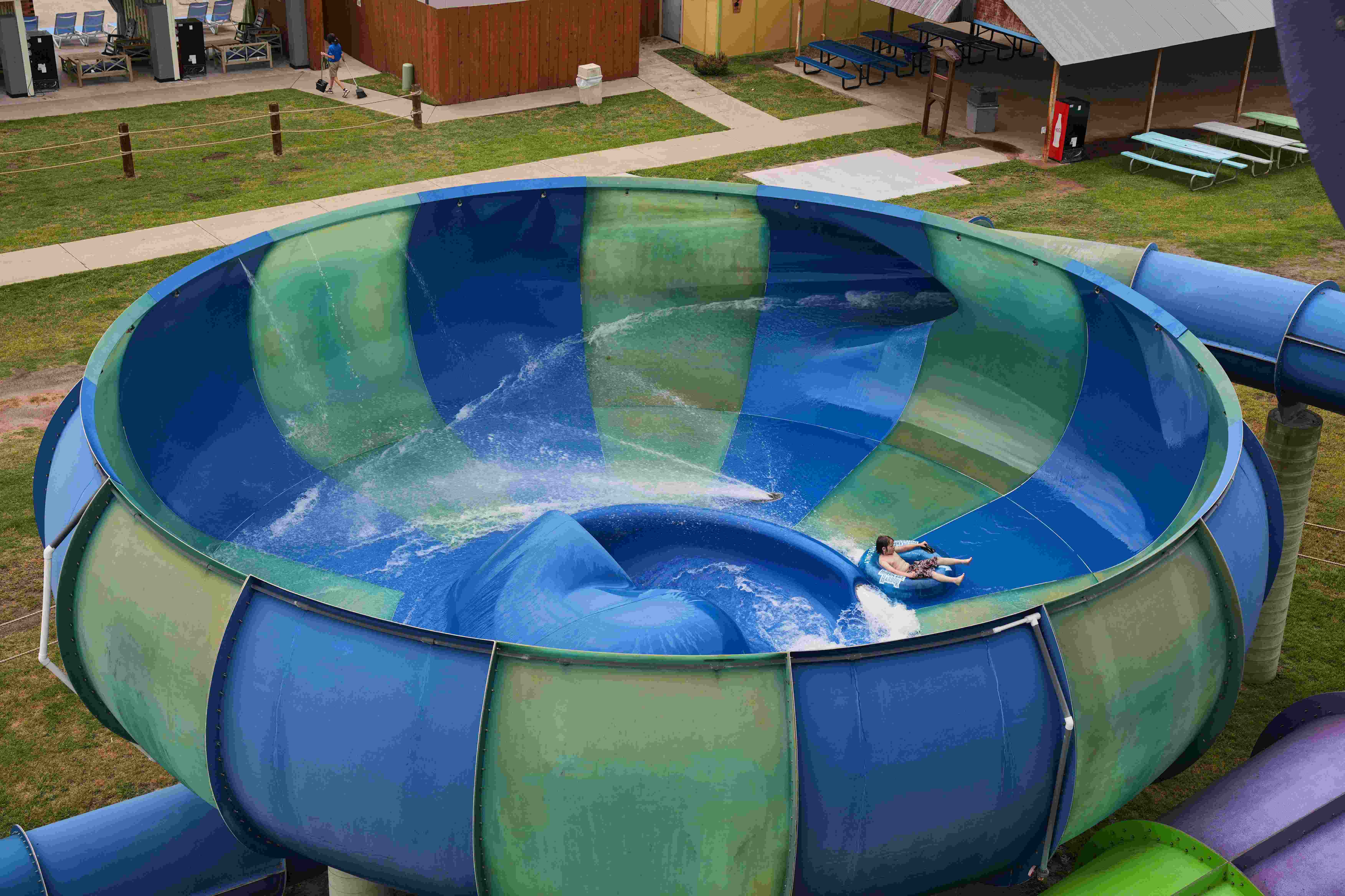 Six Flags Hurricane Harbor Oklahoma - Typhoon Twister | Ride