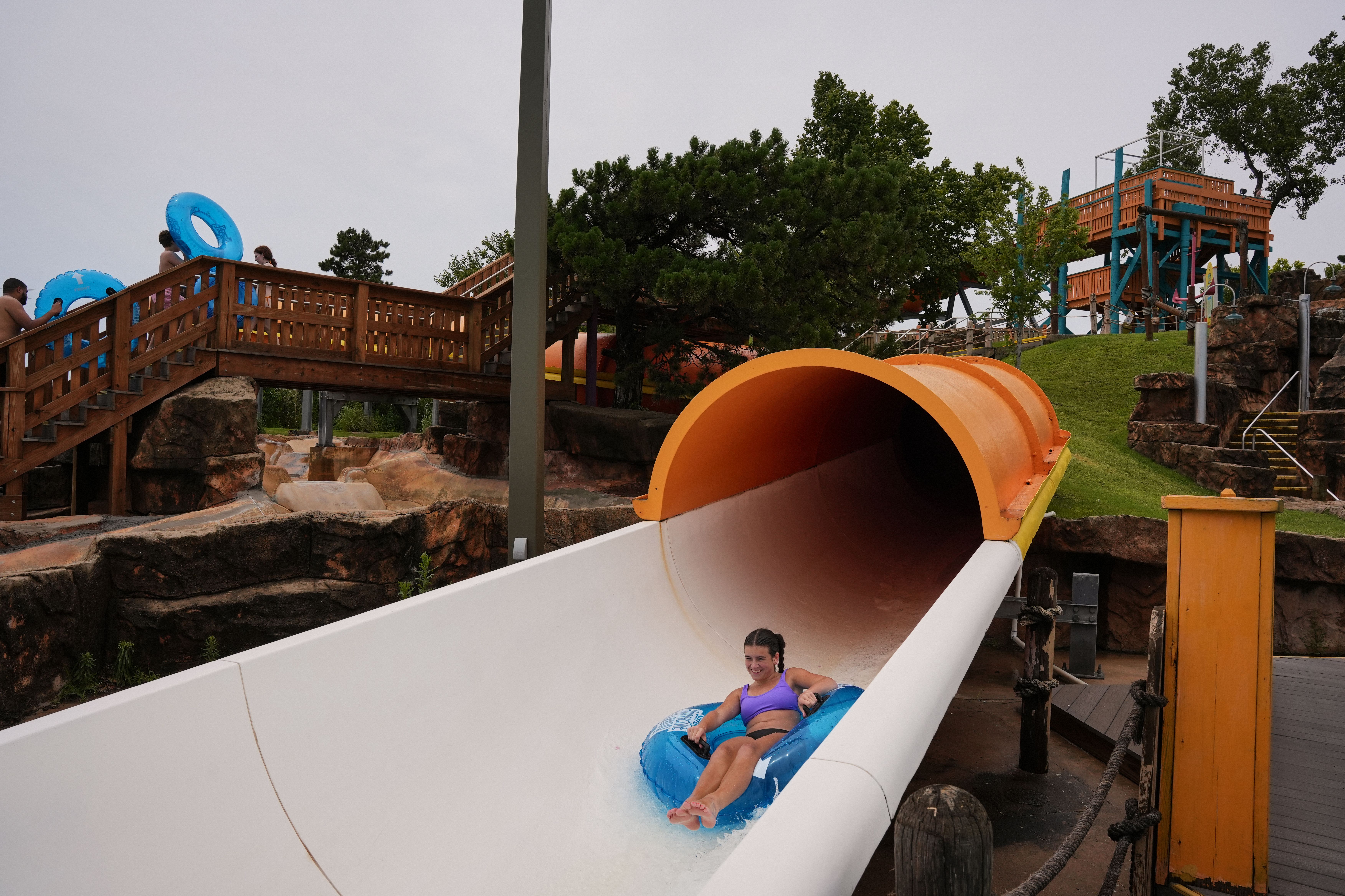 Six Flags Hurricane Harbor Oklahoma - Paradise Plunge