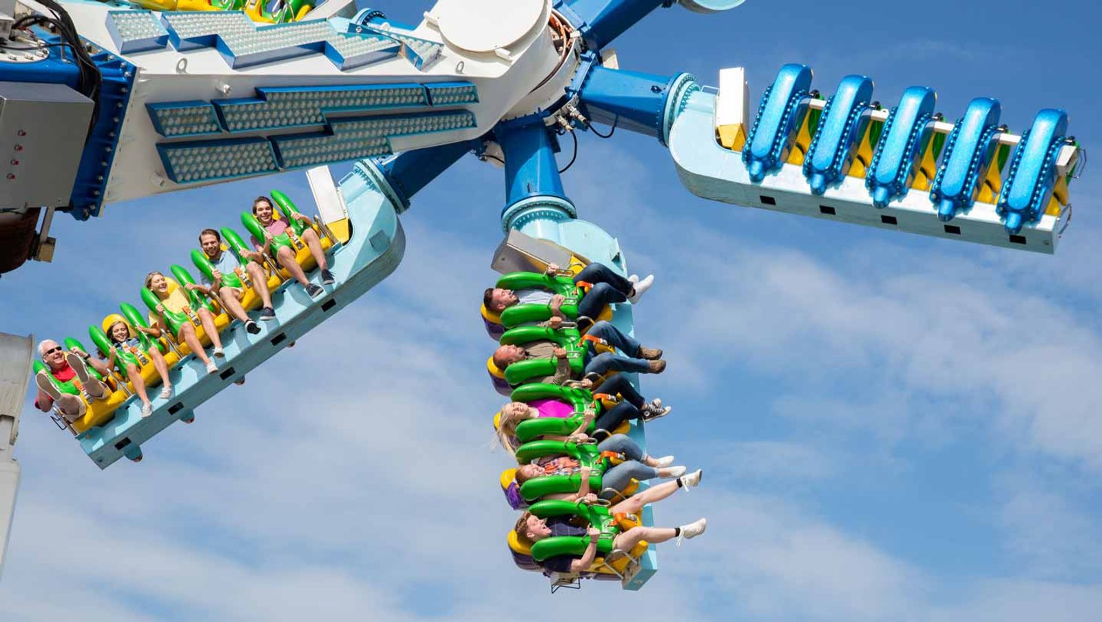 Carowinds vs Kings Dominion: Southeast vs Mid-Atlantic Six Flags Parks