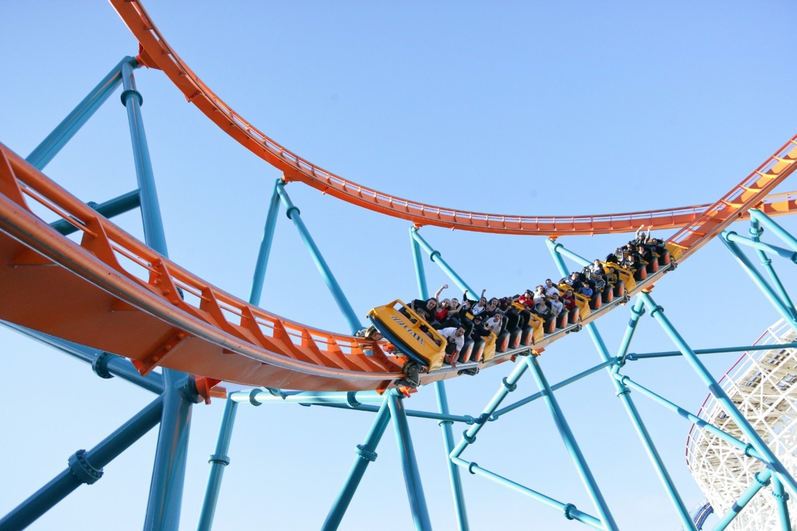 Visiting Six Flags Magic Mountain Solo: The Complete Strategy Guide at Six Flags Magic Mountain
