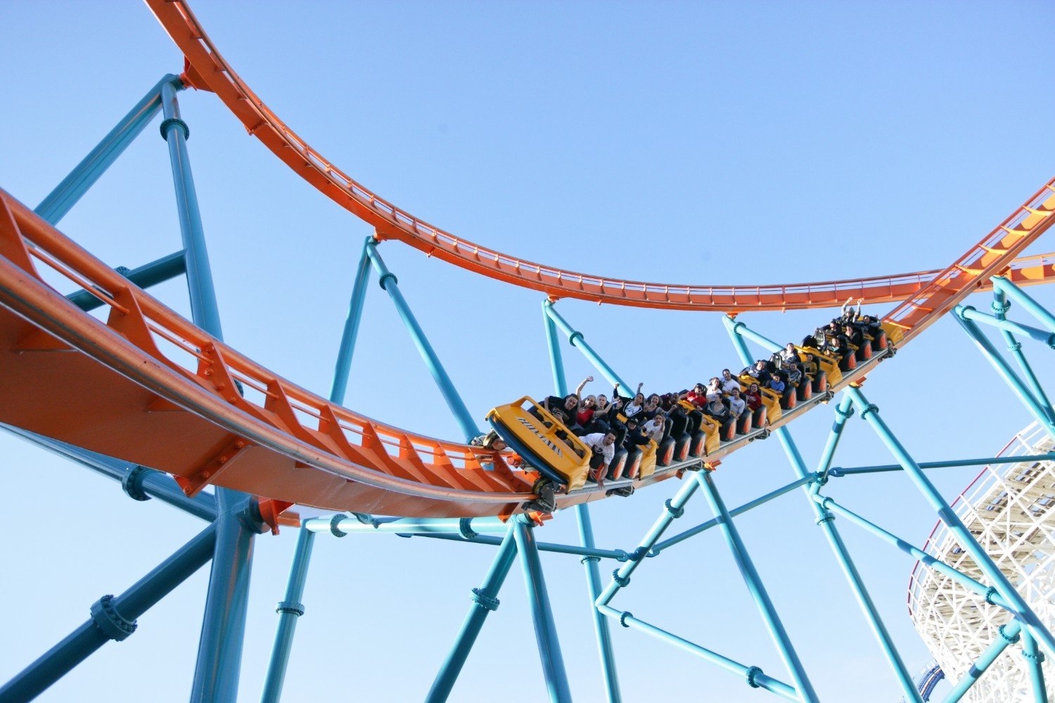 Visiting Six Flags Magic Mountain Solo: The Complete Strategy Guide at Six Flags Magic Mountain