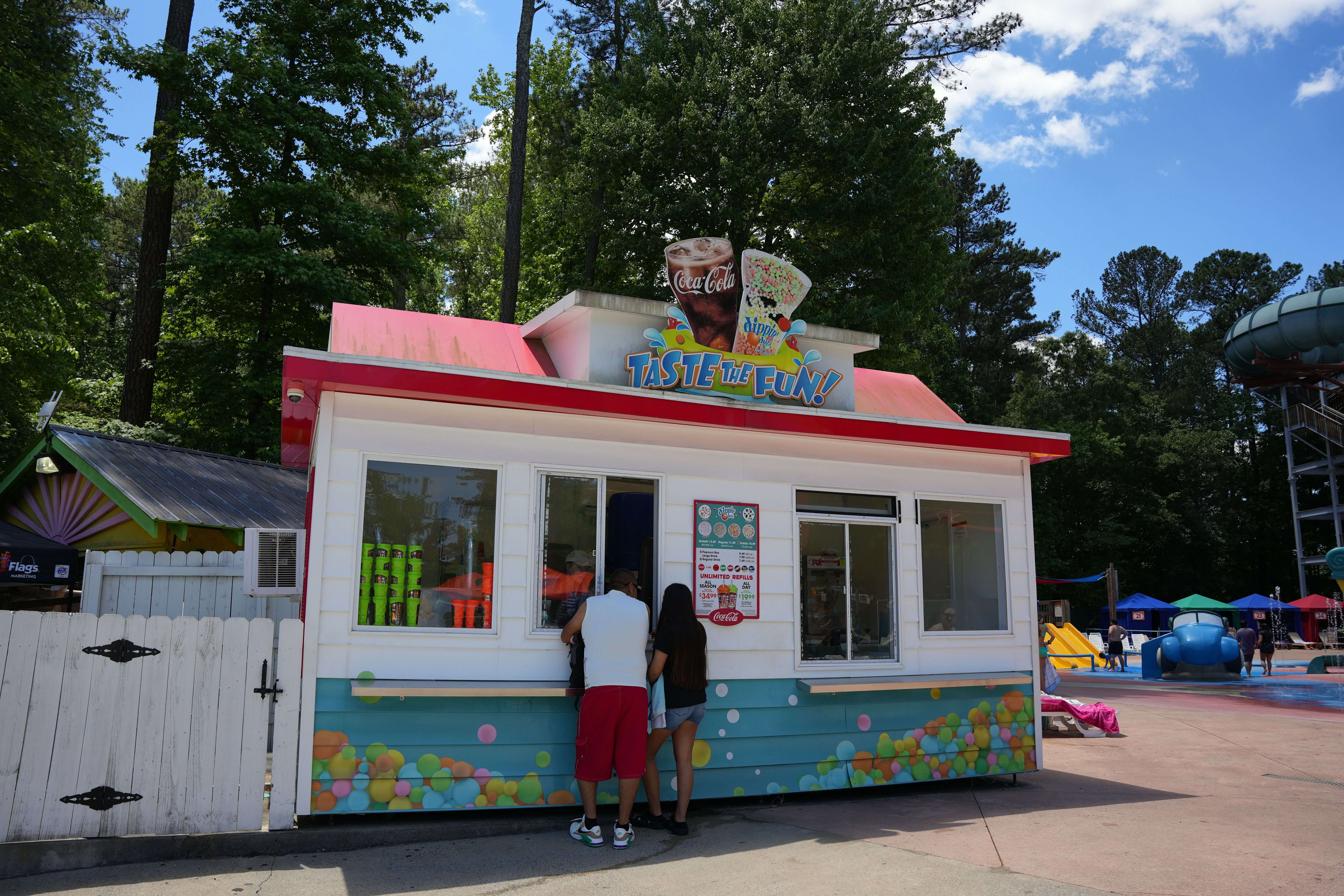 Six Flags White Water - Primo's Pizzeria | Restaurant | Six Flags