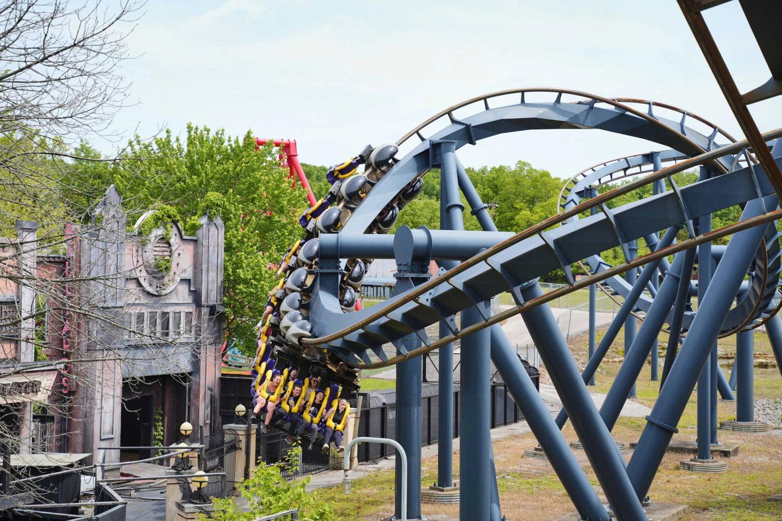 Best Time to Visit Six Flags St. Louis in July at Six Flags St. Louis