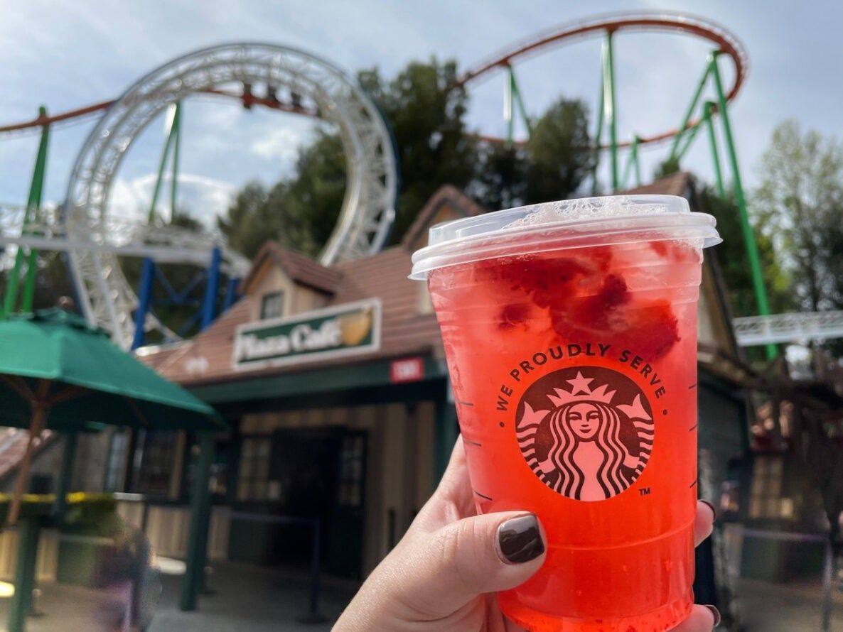 Six Flags Magic Mountain - Plaza Café