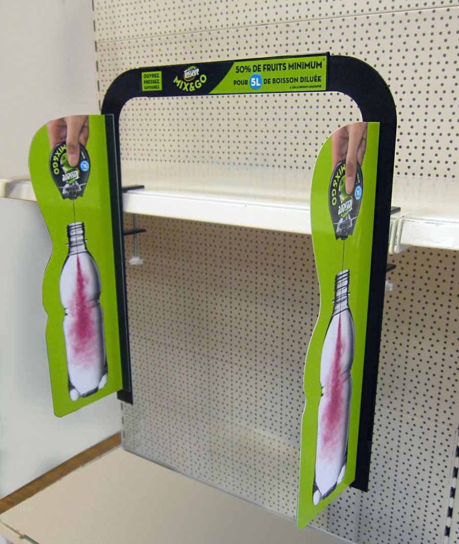 Teisseire MIX&GO green shelf frame display