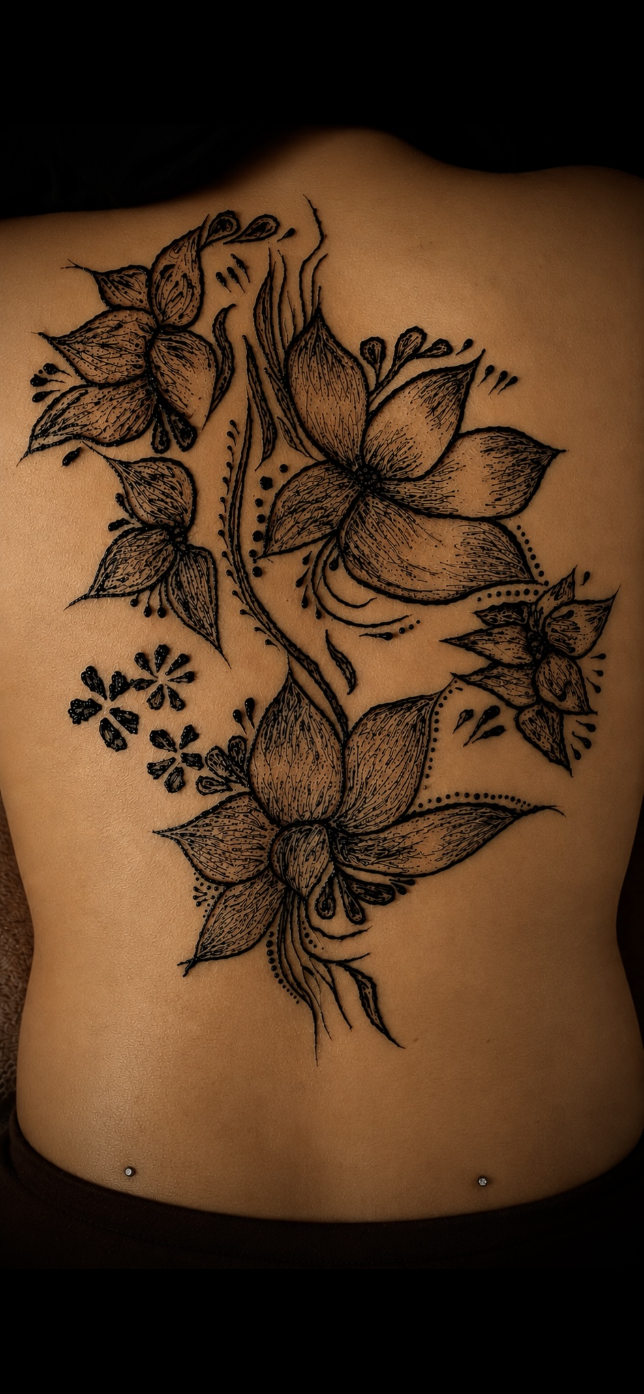 Henna back design 