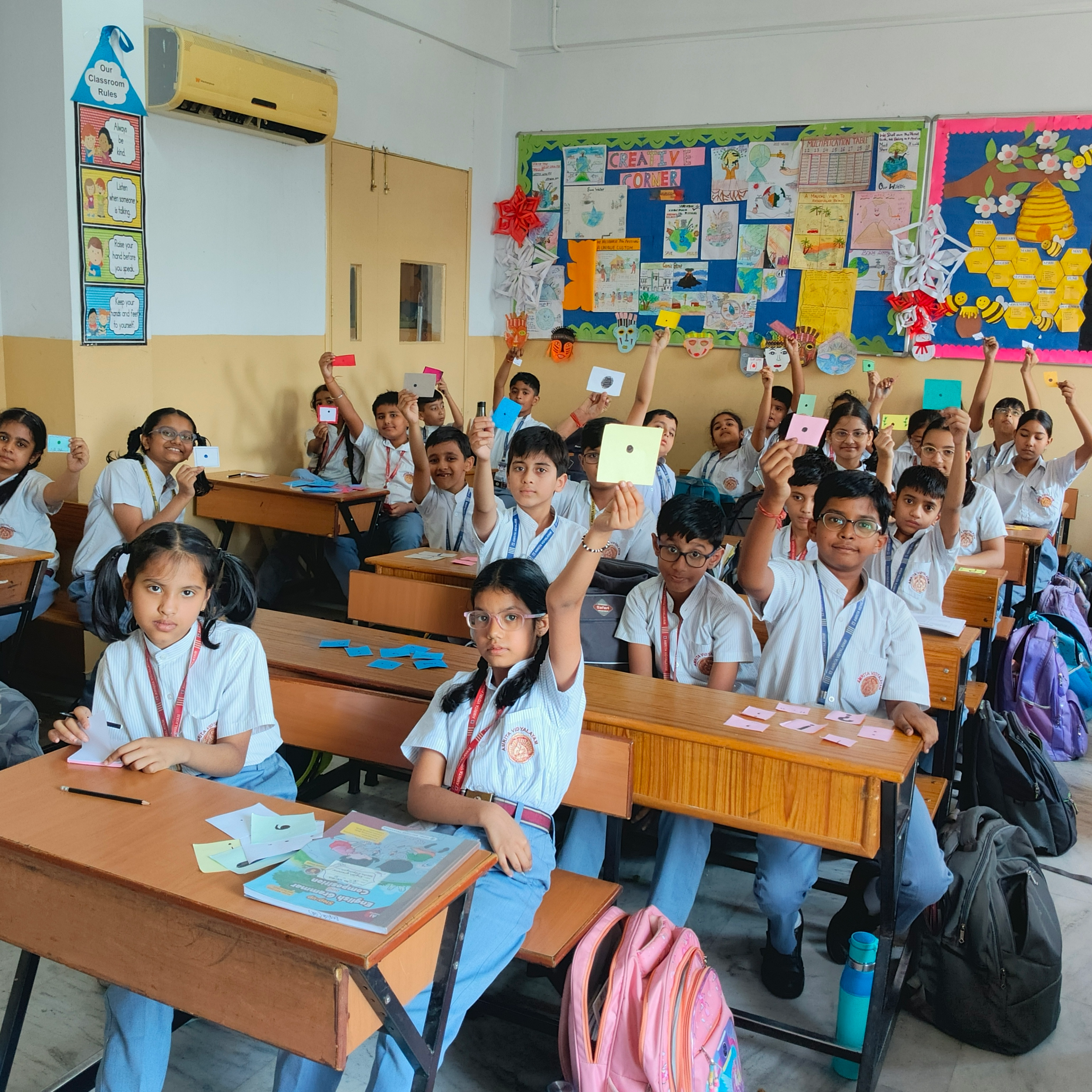 Grade 5 : Sentences and punctuation. photo