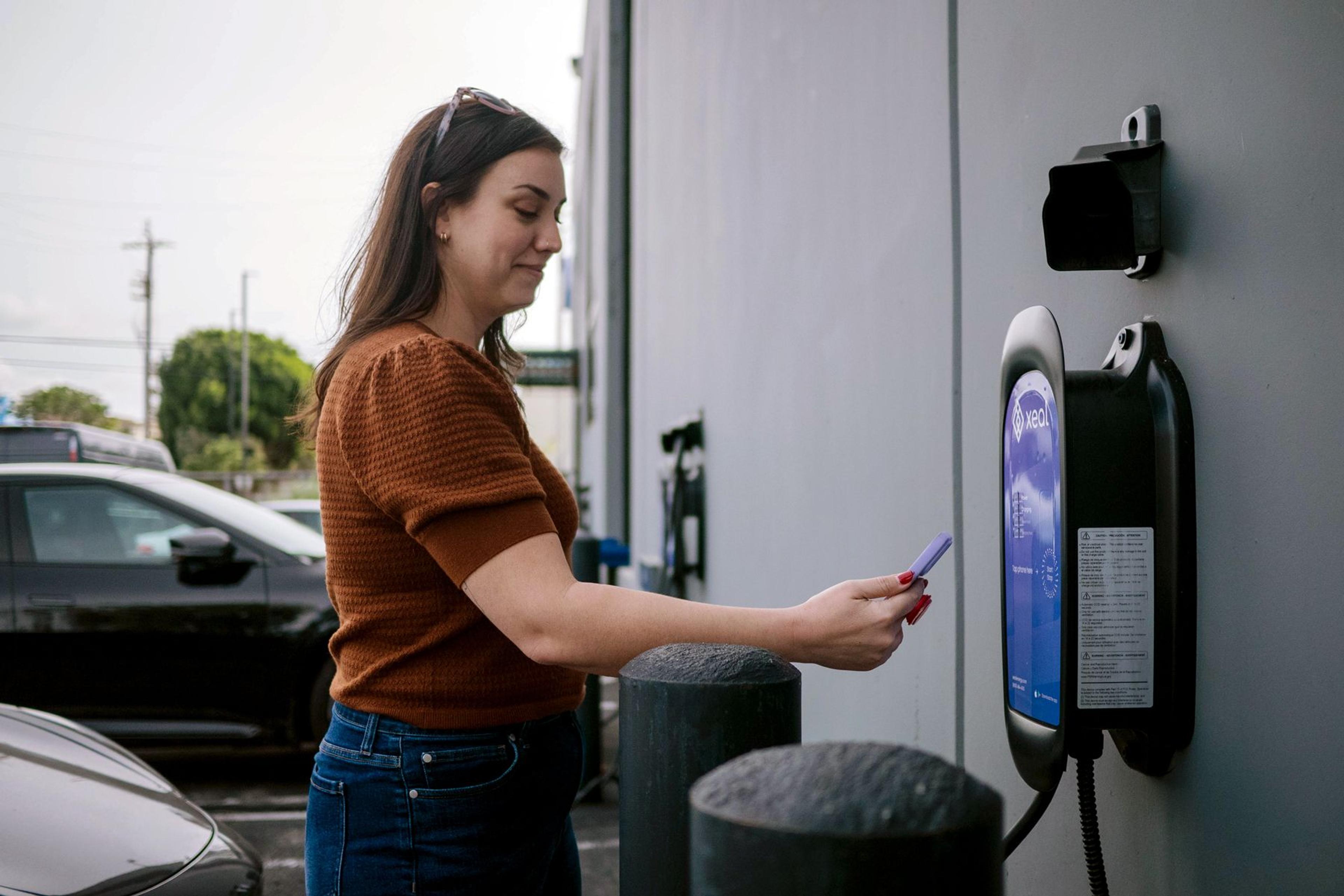women using Xeal Charger