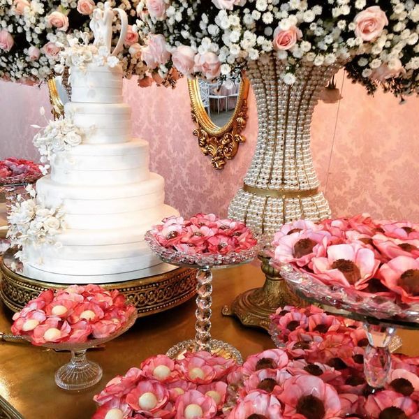 É inevitável dizer que uma mesa decorada com forminhas garante uma elegancia e sofisticação a qualquer festa!
