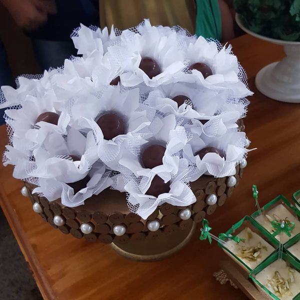 É muito fácil possuir uma mesa esplêndida, é só colocar nossas forminhas!! Cada modelo proporciona uma elegância exuberante e delicadeza na decoração.