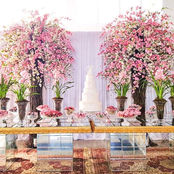Simples e maravilhoso! As forminhas vem para decorar a mesa e deixar esse toque de elegância no seu evento!