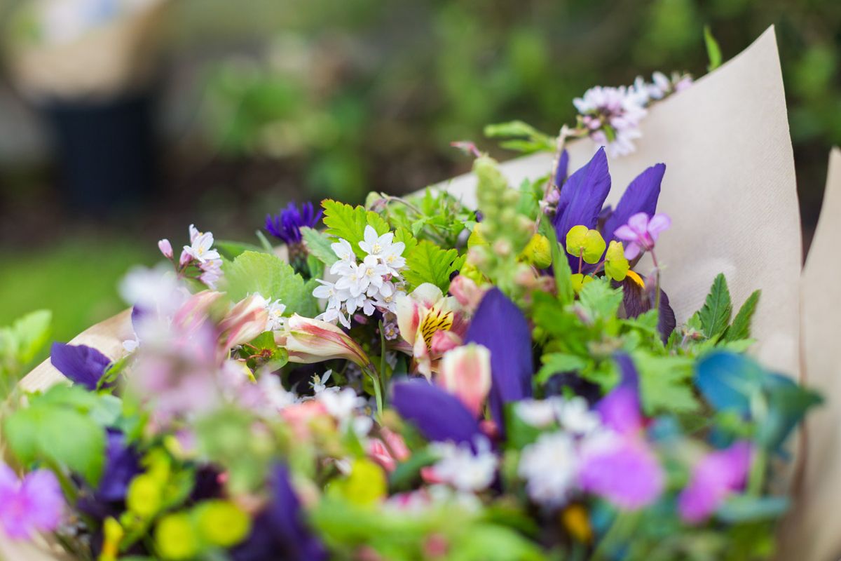 Spring bouquet featuring Iris