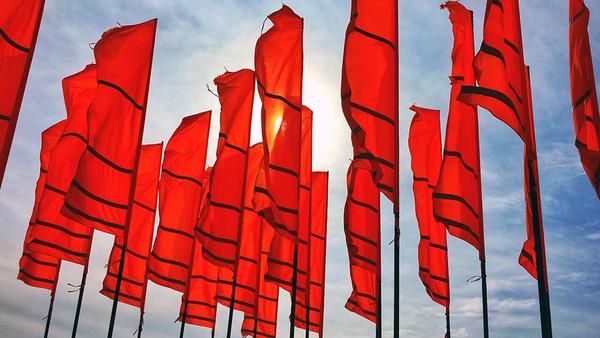 "Work Under Pressure"? 🚩🚩🚩 Red Flags in Job Postings