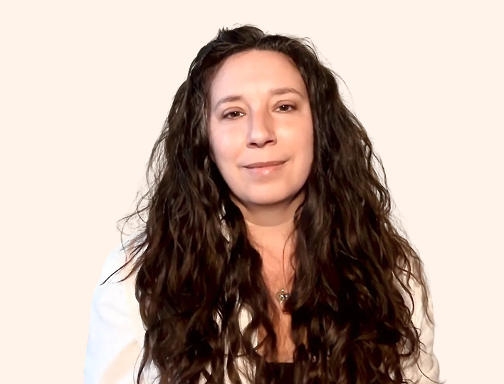 Headshot of Valerie Starratt