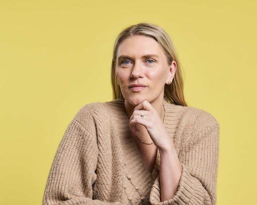 Headshot of Lindsay Dahl