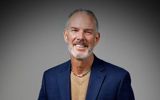 Headshot of Rob Sinnot