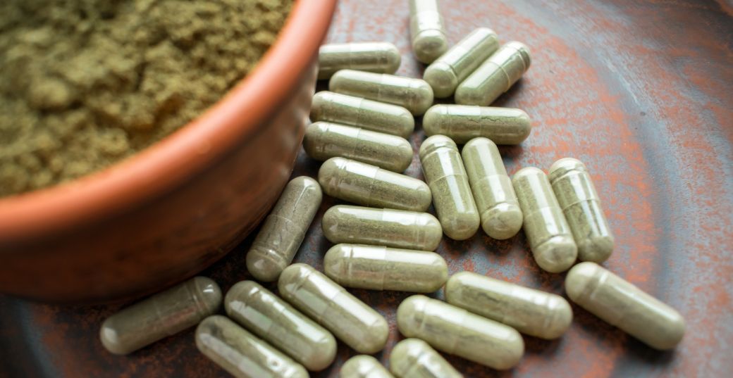 Greens Powder vs. Multivitamins